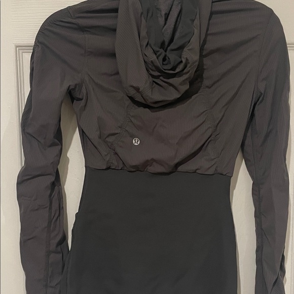 lululemon athletica Black and Gray Jacket - Picture 2 of 3